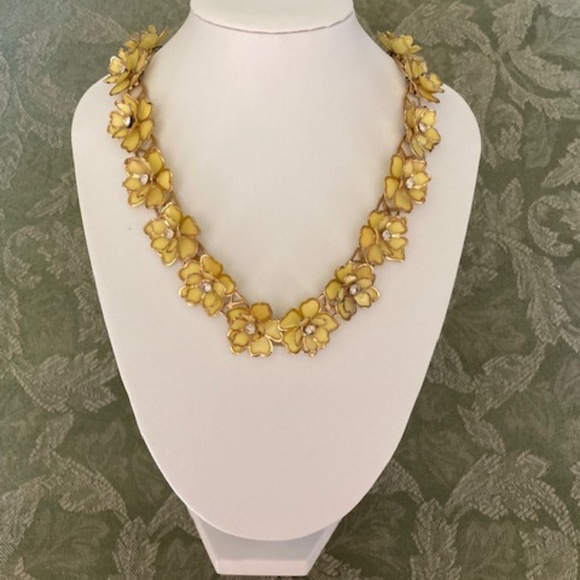 Vintage Jewelry - Vintage 1950's Necklace 🌼